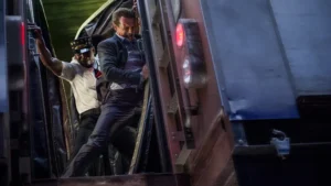 high-stakes-suspense-on-the-rails-a-deep-dive-into-the-commuter-ahead-of-its-bioskop-trans-tv-premiere