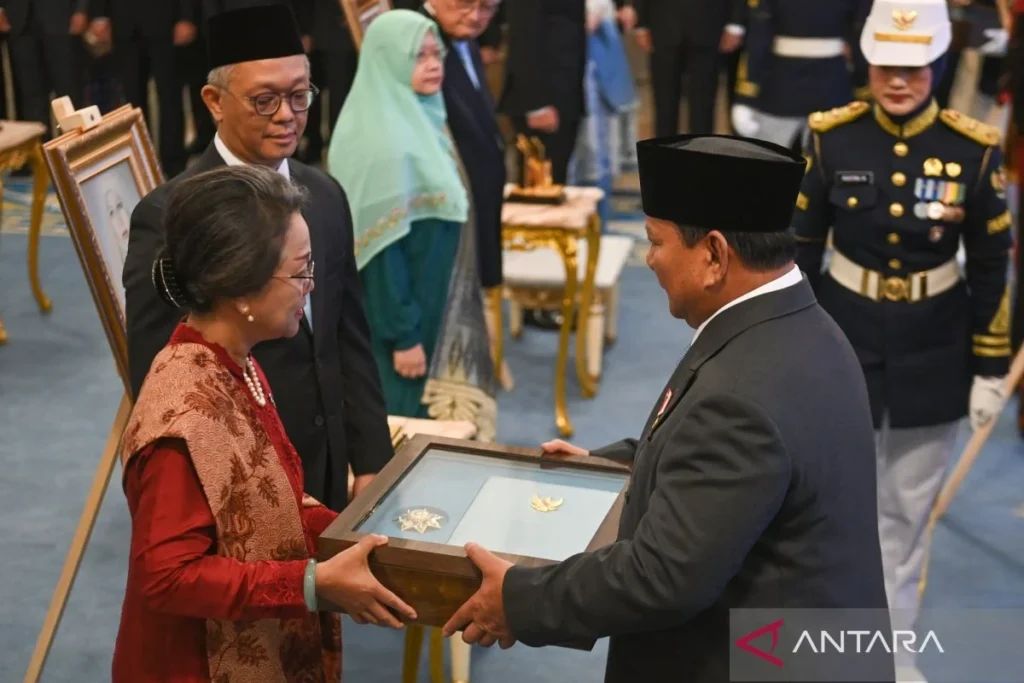 honoring-the-architects-of-a-nation-indonesia-bestows-national-hero-status-upon-10-iconic-figures-in-2025