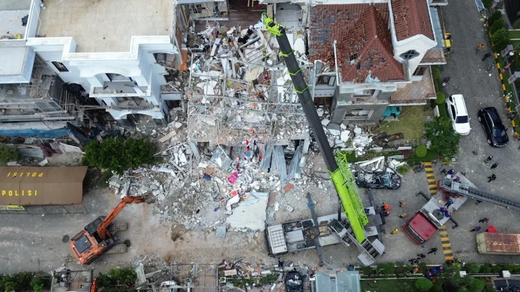 investigation-underway-following-devastating-explosion-at-elite-medan-residential-complex
