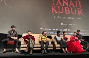 shareefa-daanish-sheds-her-horror-queen-crown-for-a-poignant-family-drama-in-sihir-tanah-kubur
