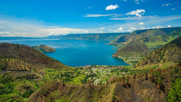 the-shrinking-horizon-unraveling-the-multi-decadal-decline-of-lake-tobas-water-levels