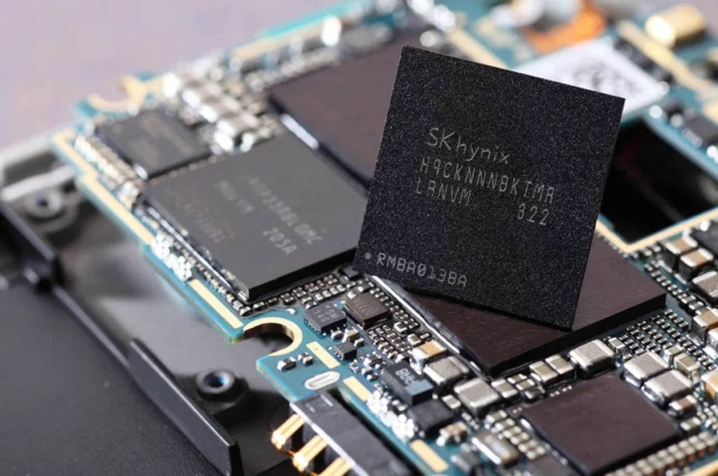 the-silicon-crunch-why-2027-could-mark-the-most-severe-memory-crisis-in-tech-history