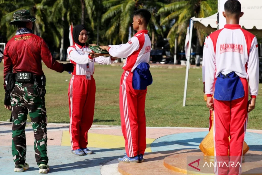 beyond-the-red-and-white-understanding-the-crucial-differences-between-paskibra-and-paskibraka