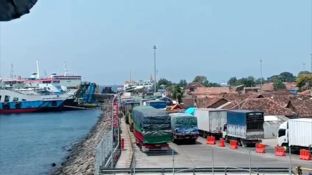 bph-migas-ensures-uninterrupted-subsidized-fuel-distribution-for-asdp-ketapang-to-secure-vital-maritime-logistics