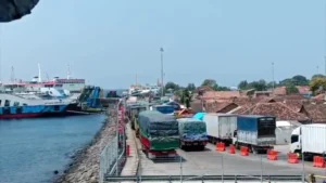 bph-migas-ensures-uninterrupted-subsidized-fuel-distribution-for-asdp-ketapang-to-secure-vital-maritime-logistics