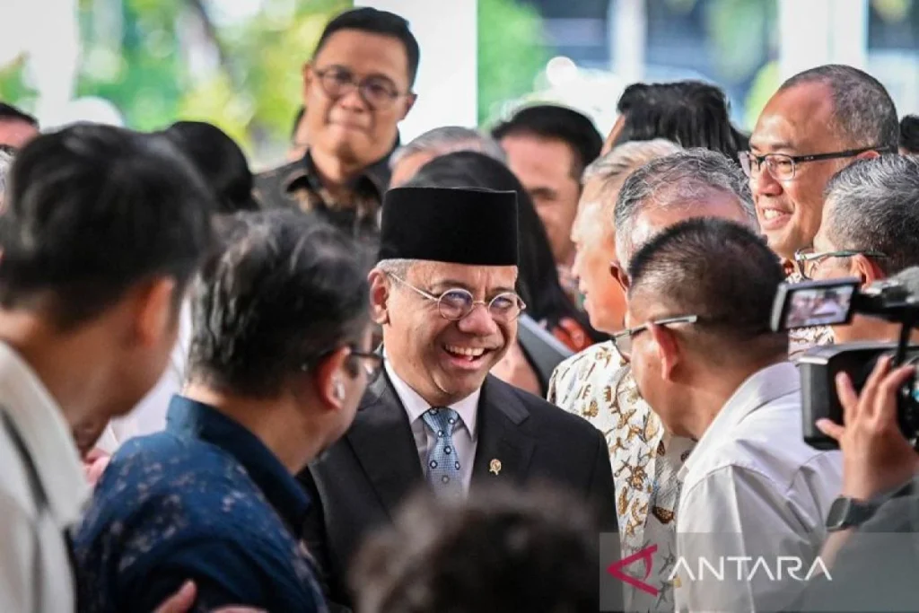 cabinet-reshuffle-shakes-red-and-white-cabinet-suahasil-nazara-steps-in-as-indonesias-third-minister-of-finance-under-president-prabowo