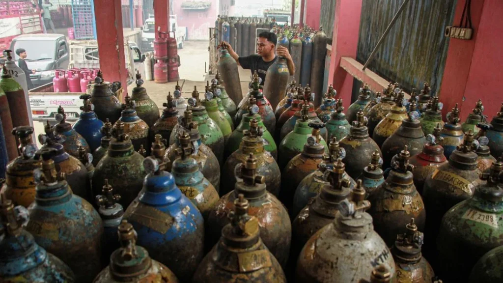 choking-on-crisis-palangka-raya-suffers-spike-in-oxygen-demand-amid-severe-forest-and-land-fires