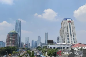 comprehensive-weather-outlook-bmkg-forecasts-varied-conditions-across-greater-jakarta-with-scattered-light-rains