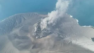 navigating-the-aftermath-of-anak-krakataus-eruption-essential-maintenance-protocols-for-commercial-fleets-exposed-to-volcanic-ash