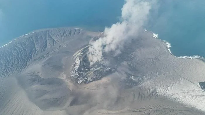 navigating-the-aftermath-of-anak-krakataus-eruption-essential-maintenance-protocols-for-commercial-fleets-exposed-to-volcanic-ash
