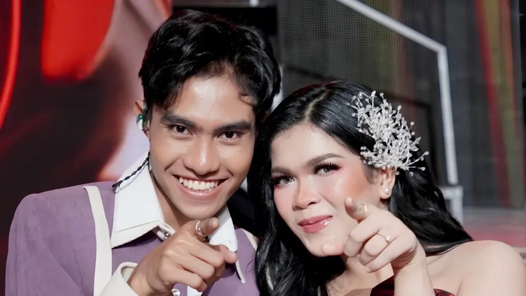 romantic-harmony-eby-da5-and-zahra-captivate-fans-in-post-birthday-stage-appearance