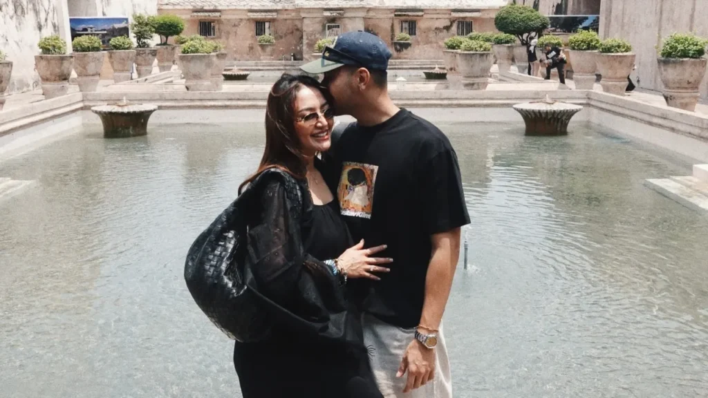 second-honeymoon-in-jogja-siti-badriah-and-krisjiana-baharudins-romantic-escape