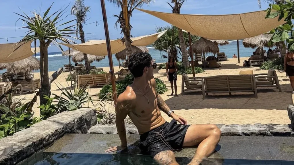 from-racetrack-to-roadside-grill-motogp-star-tony-arbolino-steals-the-show-with-hilarious-corn-vendor-cosplay-at-mandalika-2026
