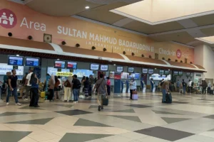 thick-haze-disrupts-operations-at-sultan-mahmud-badaruddin-ii-international-airport-impacting-18-flights